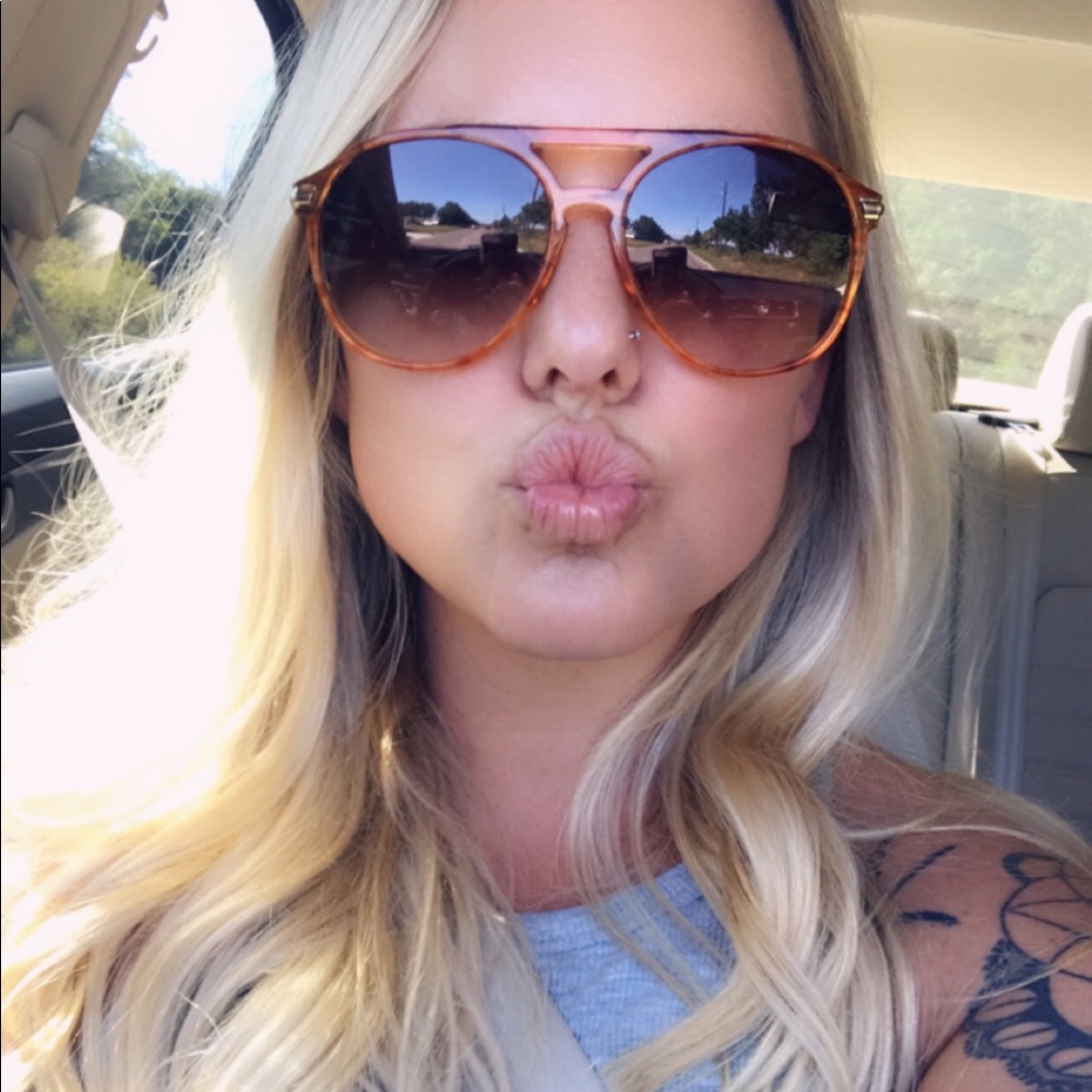 Meet your Posher, Jennifer